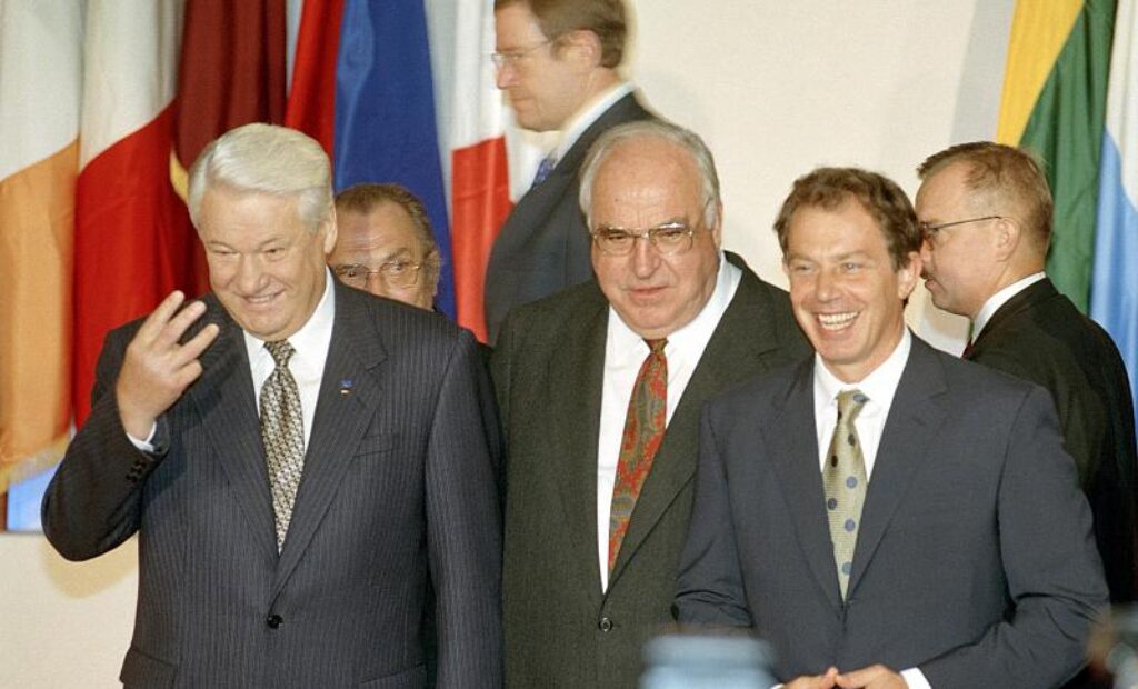 Rysslands president Boris Jeltsin med Helmut Kohl och Tony Blair vid Europarådet 1997.