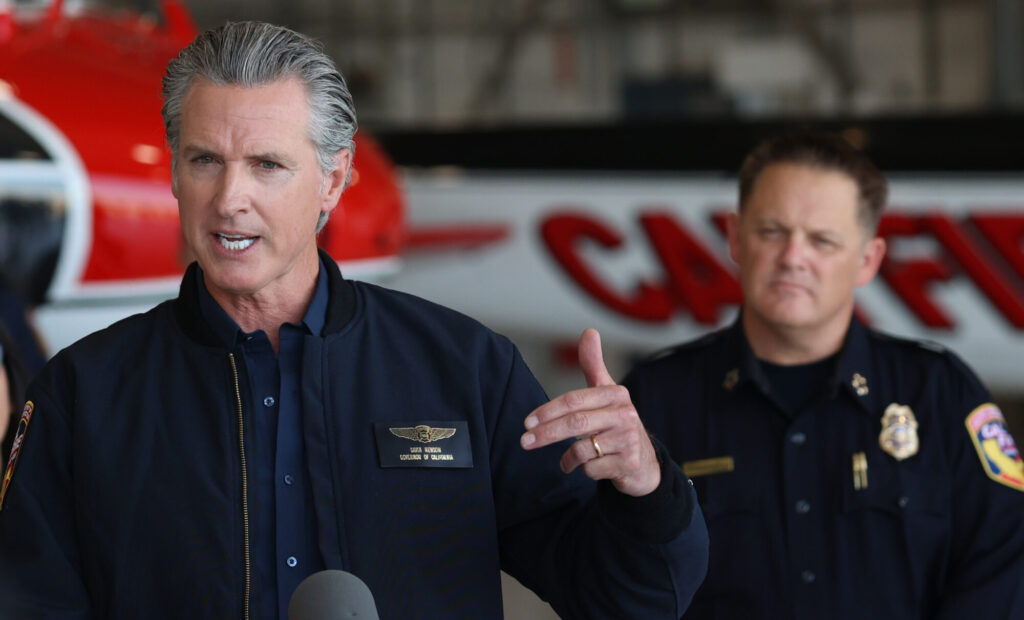 Governor's_Aerial_Firefighting_News_Conference_(54691727186)