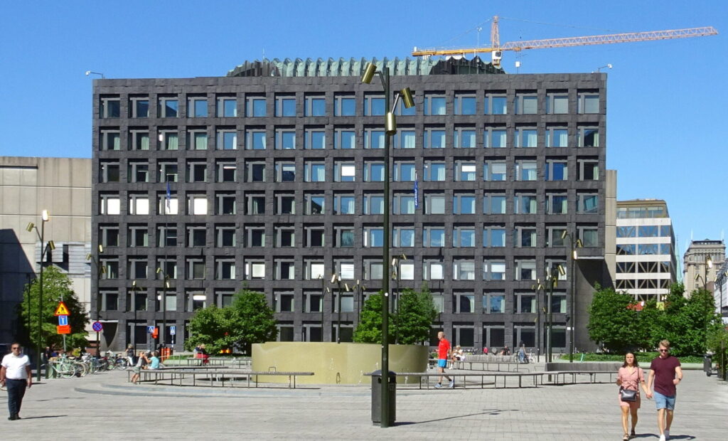 Sveriges_Riksbank,_Brunkebergstorg,_2020