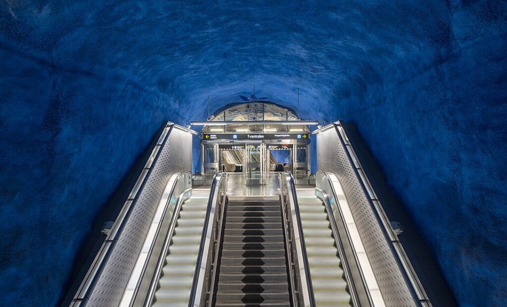 T-centralen_metro_station_december_2017_01