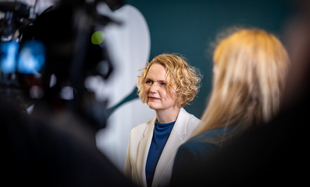 af7970de-b775-4706-bbe5-575fd205dd62